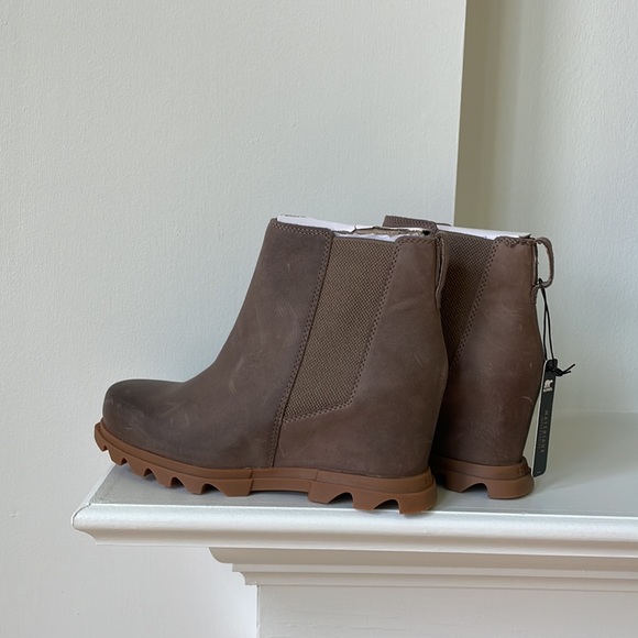 SOREL Joan of Arctic III Waterproof Wedge Chelsea Boot in Omega Brown 10 - Picture 7 of 9